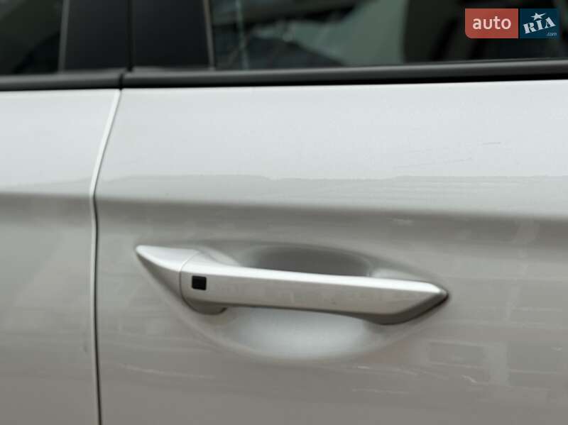 Лифтбек Hyundai Ioniq Electric 2017 в Тернополе фото 43 Лифтбек Hyundai Ioniq Electric 2017 в Тернополе