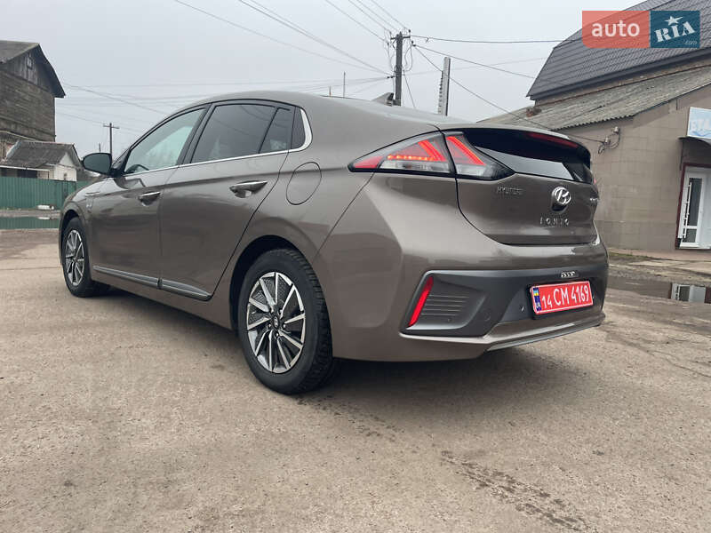 Лифтбек Hyundai Ioniq Electric 2021 в Бахмаче