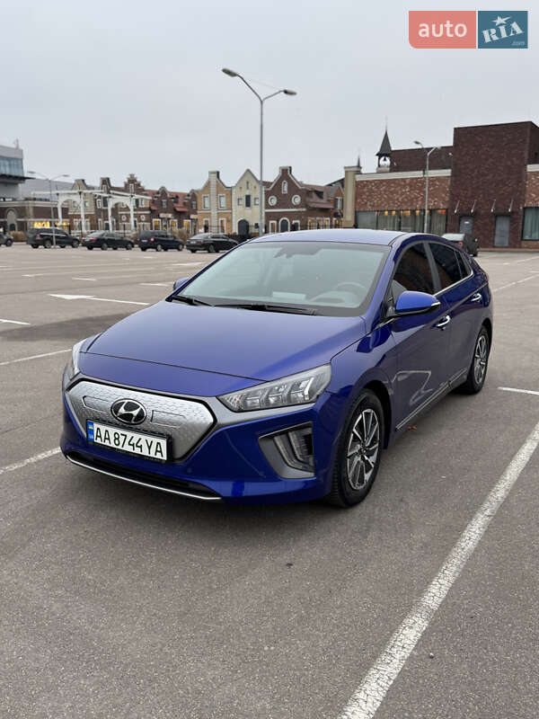 Лифтбек Hyundai Ioniq Electric 2021 в Киеве