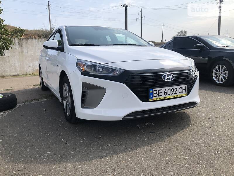 Хэтчбек Hyundai Ioniq 2017 в Киеве