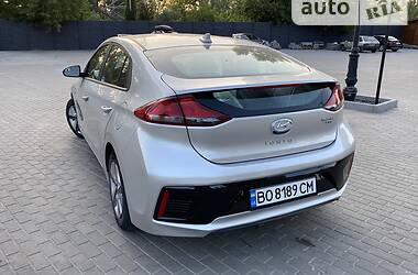 Седан Hyundai Ioniq 2019 в Киеве