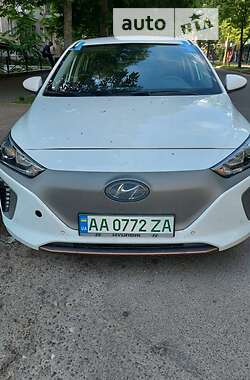 Седан Hyundai Ioniq 2019 в Киеве