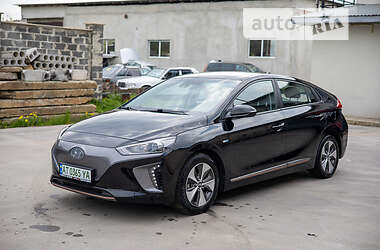 Лифтбек Hyundai Ioniq 2017 в 