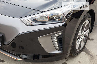 Лифтбек Hyundai Ioniq 2017 в 