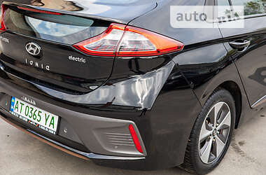 Лифтбек Hyundai Ioniq 2017 в 
