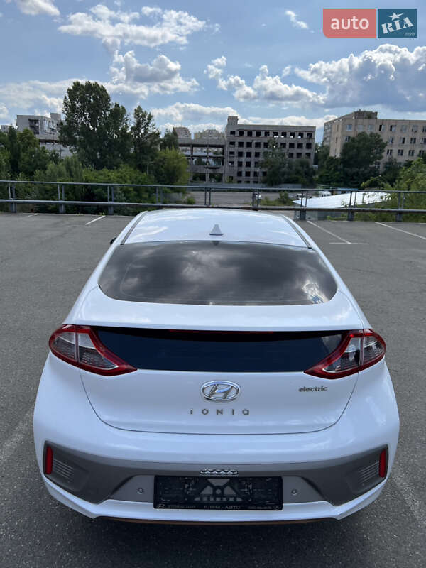 Хетчбек Hyundai Ioniq 2019 в Києві