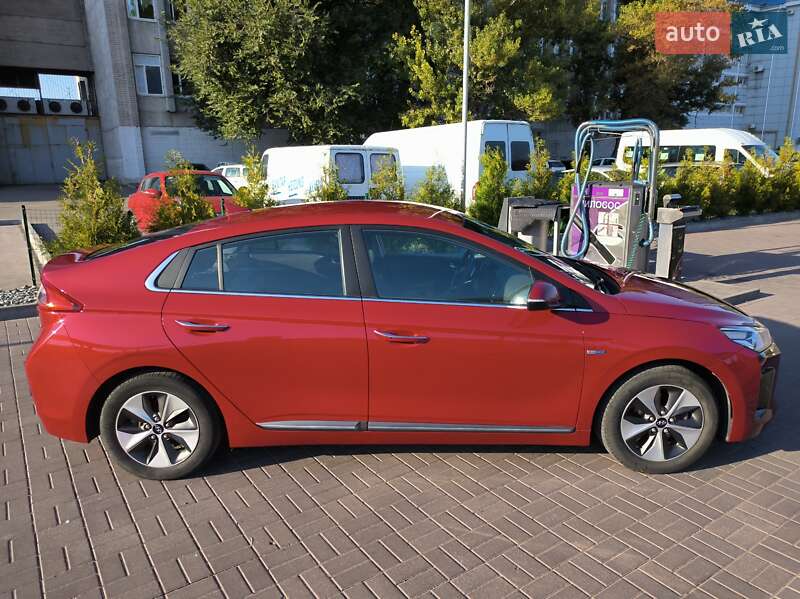 Ліфтбек Hyundai Ioniq 2019 в Дніпрі