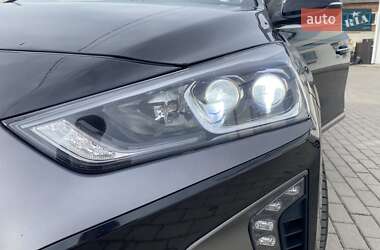 Хетчбек Hyundai Ioniq 2017 в 