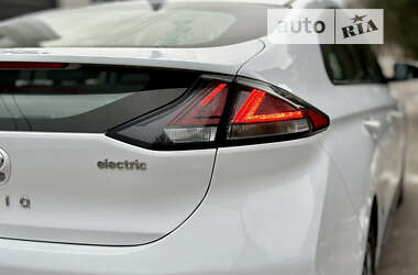 Лифтбек Hyundai Ioniq 2021 в 
