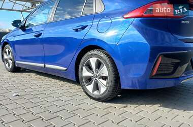 Хэтчбек Hyundai Ioniq 2018 в 