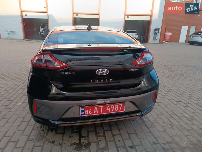 Хетчбек Hyundai Ioniq 2018 в Києві