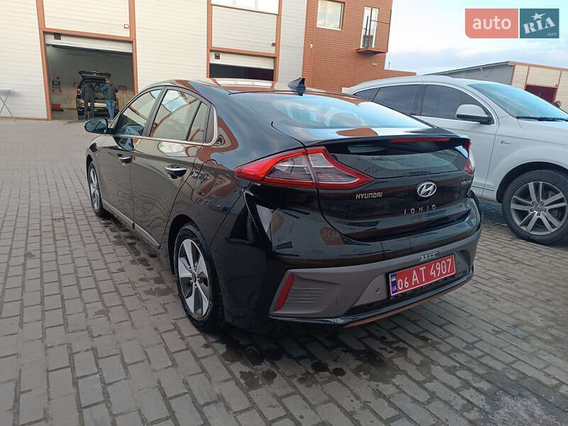 Хетчбек Hyundai Ioniq 2018 в Києві