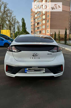 Лифтбек Hyundai Ioniq 2021 в Василькове