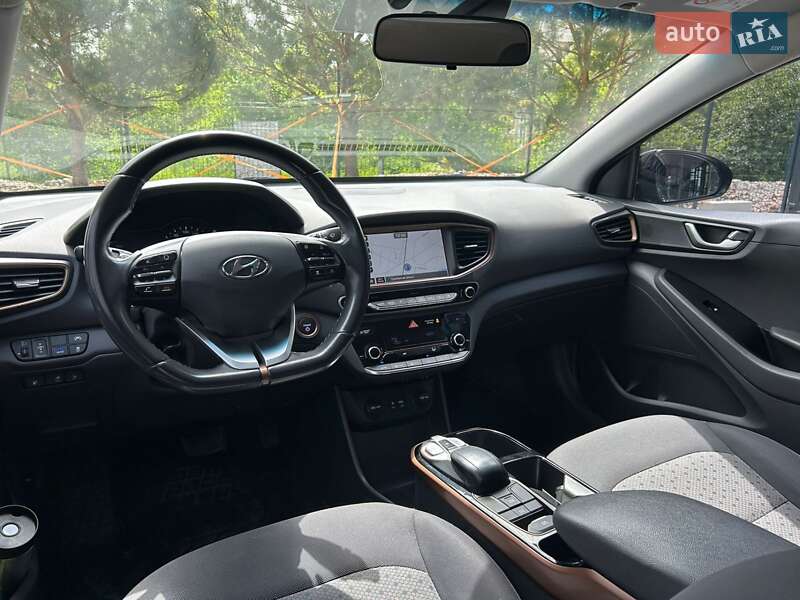 Хэтчбек Hyundai Ioniq 2017 в Ровно