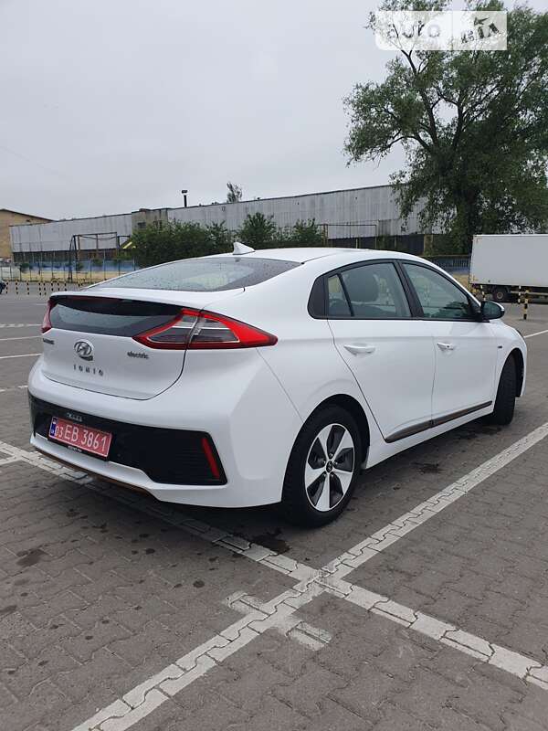 Хэтчбек Hyundai Ioniq 2019 в Черновцах