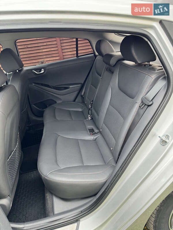 Хэтчбек Hyundai Ioniq 2018 в Житомире