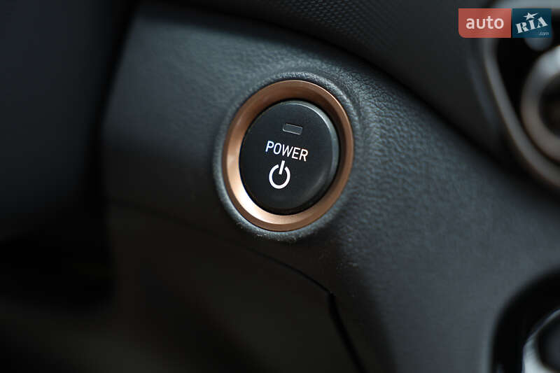 Лифтбек Hyundai Ioniq 2019 в Киеве