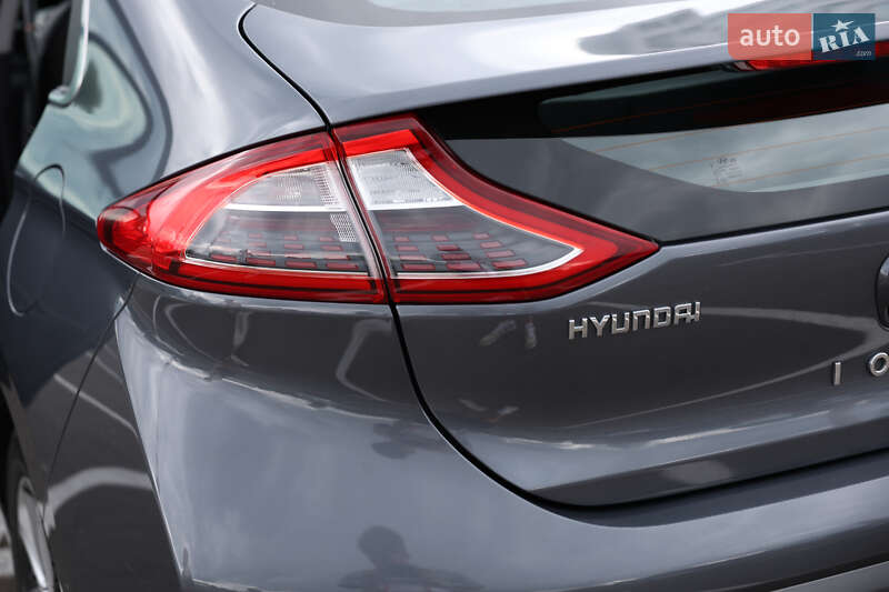 Лифтбек Hyundai Ioniq 2019 в Киеве