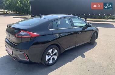 Хетчбек Hyundai Ioniq 2018 в 