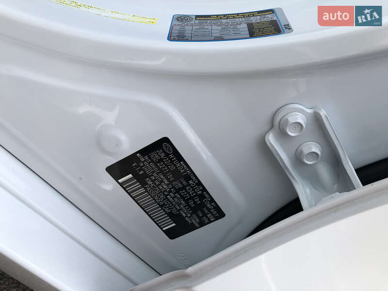 Лифтбек Hyundai Ioniq 2020 в Киеве