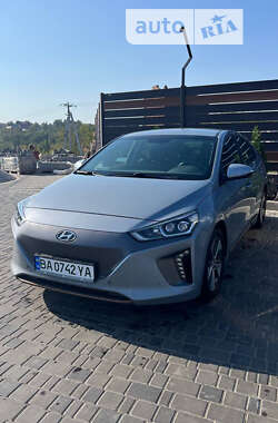 Хетчбек Hyundai Ioniq 2017 в Новоукраїнці