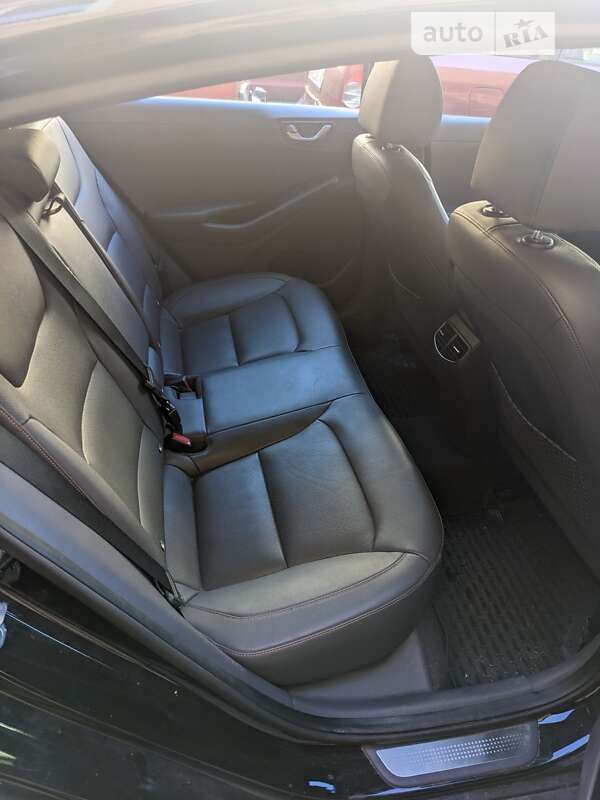 Лифтбек Hyundai Ioniq 2019 в Киеве