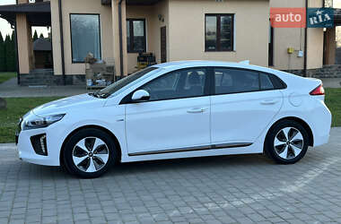 Хетчбек Hyundai Ioniq 2019 в 