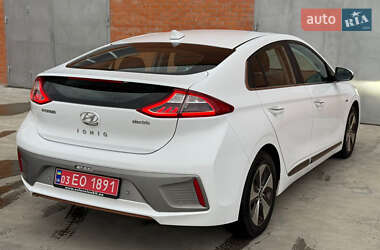 Хэтчбек Hyundai Ioniq 2016 в Сарнах