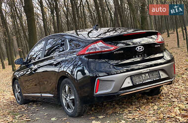 Хэтчбек Hyundai Ioniq 2017 в 