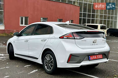 Лифтбек Hyundai Ioniq 2020 в 