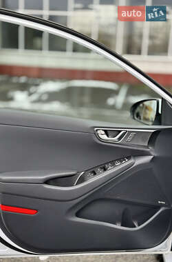 Лифтбек Hyundai Ioniq 2020 в 