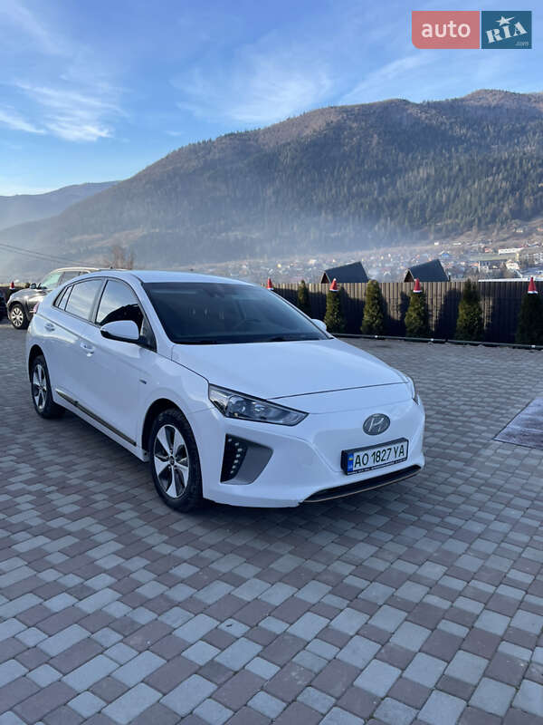 Хэтчбек Hyundai Ioniq 2017 в Ужгороде