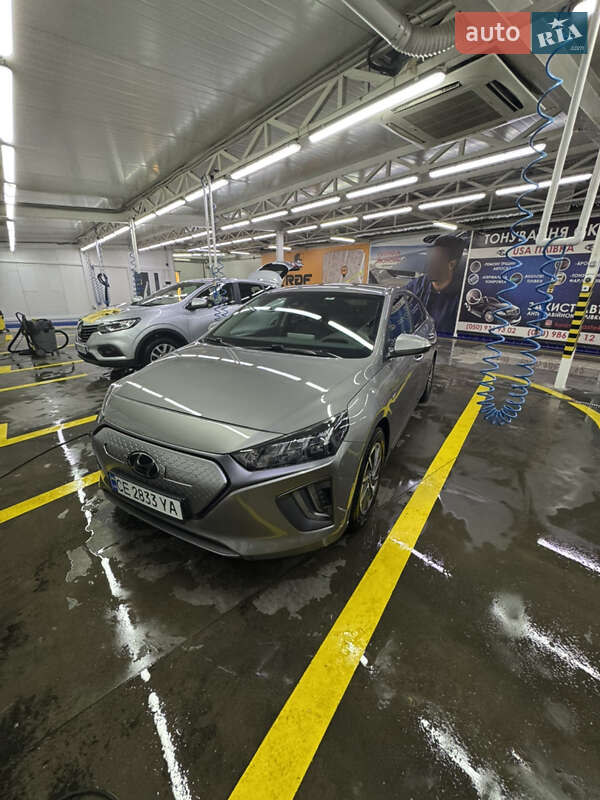 Лифтбек Hyundai Ioniq 2020 в Черновцах