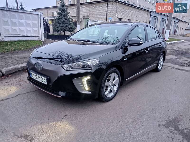 Хэтчбек Hyundai Ioniq 2017 в Луцке