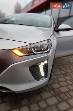 Хэтчбек Hyundai Ioniq 2017 в 