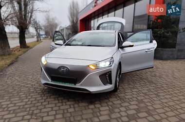 Хэтчбек Hyundai Ioniq 2017 в 