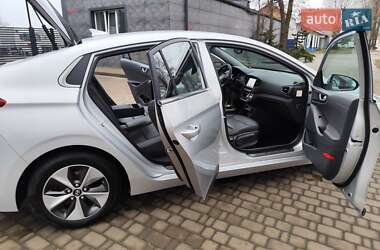 Хэтчбек Hyundai Ioniq 2017 в 