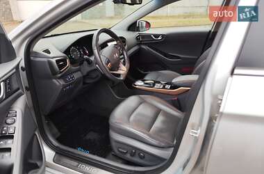 Хэтчбек Hyundai Ioniq 2017 в 