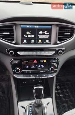 Хэтчбек Hyundai Ioniq 2019 в 