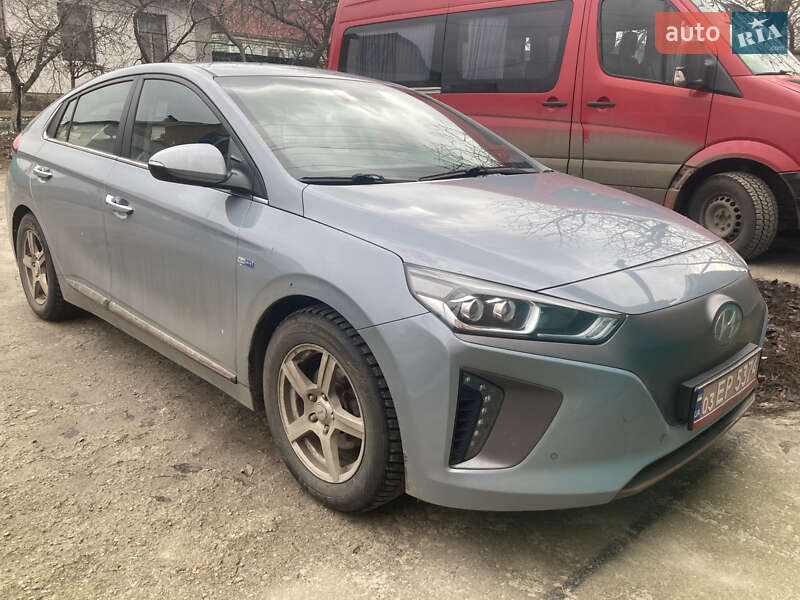 Хетчбек Hyundai Ioniq 2016 в Кропивницькому