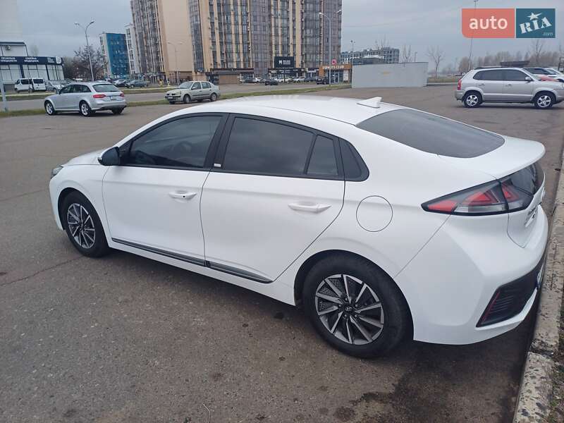 Ліфтбек Hyundai Ioniq 2021 в Черкасах