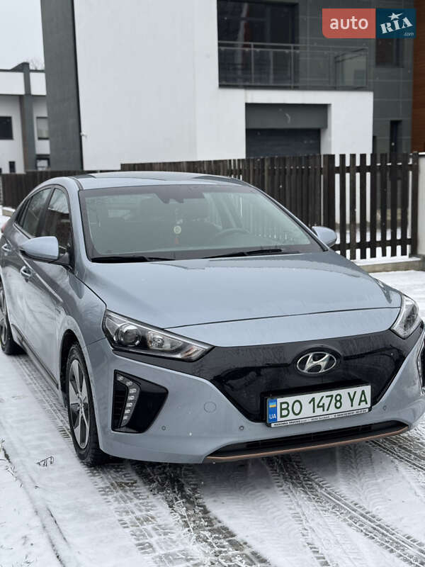 Хетчбек Hyundai Ioniq 2018 в Чорткові