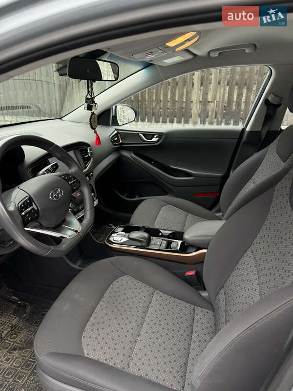 Хетчбек Hyundai Ioniq 2018 в Чорткові