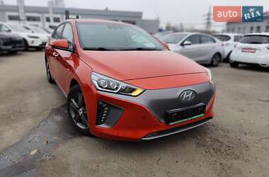 Хетчбек Hyundai Ioniq 2017 в  фото 3 Хетчбек Hyundai Ioniq 2017 в