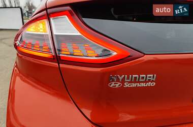 Хетчбек Hyundai Ioniq 2017 в  фото 12 Хетчбек Hyundai Ioniq 2017 в