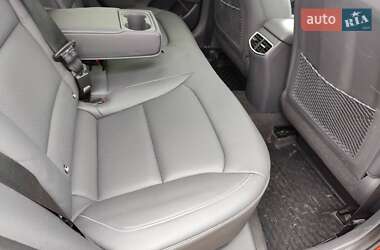 Хетчбек Hyundai Ioniq 2017 в  фото 43 Хетчбек Hyundai Ioniq 2017 в