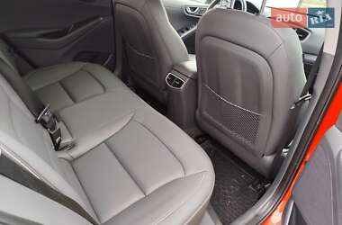 Хетчбек Hyundai Ioniq 2017 в  фото 58 Хетчбек Hyundai Ioniq 2017 в