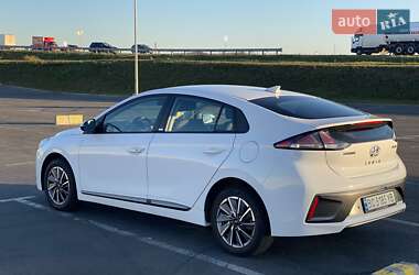 Лифтбек Hyundai Ioniq 2021 в Львове