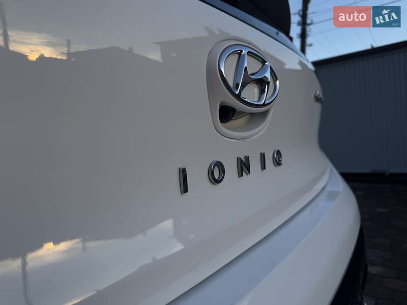 Ліфтбек Hyundai Ioniq 2019 в Чернівцях