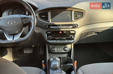 Хетчбек Hyundai Ioniq 2019 в 